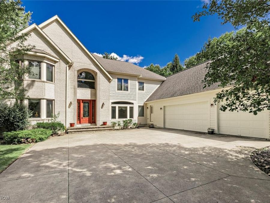 3860 Waterford Court, Orange, OH 44122 Photo 1