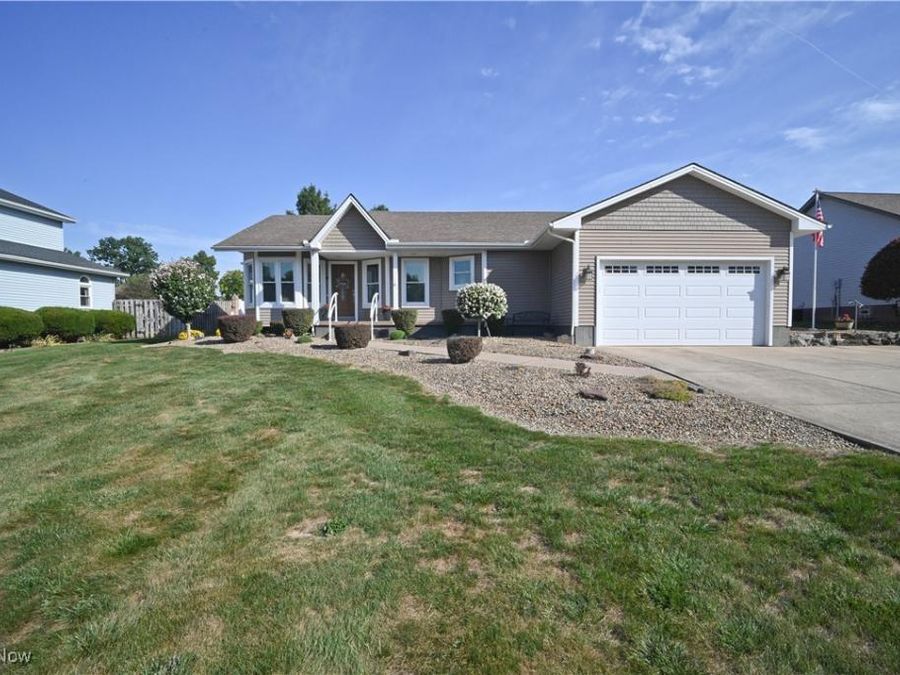 6856 Berry Blossom Drive, Canfield, OH 44406 Photo 1