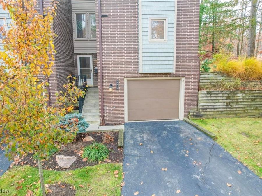 6810 W Fitzwater Road, Brecksville, OH 44141 Photo 1