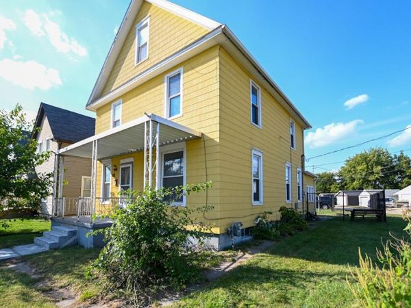 358 8th Avenue SW, Cedar Rapids, IA 52404