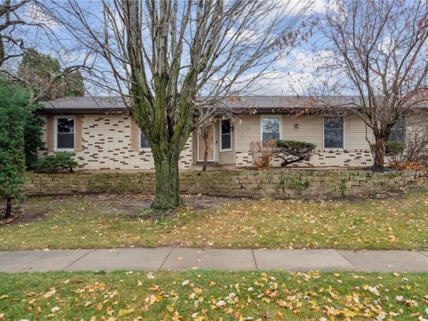 1626 Homewood Lane NE, Cedar Rapids, IA 52402