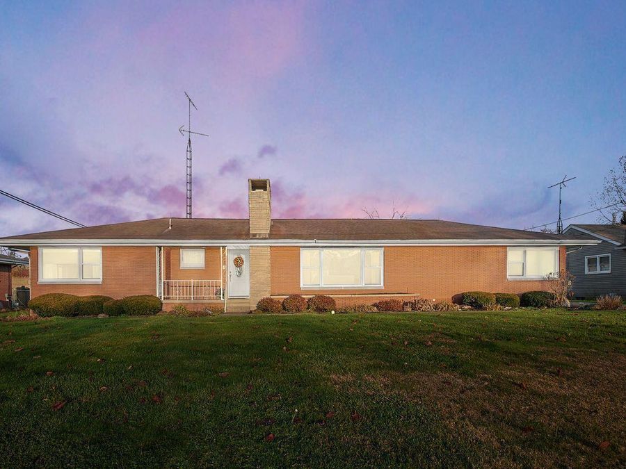 260 Sunset Drive NE, Newark, OH 43055 Photo 1