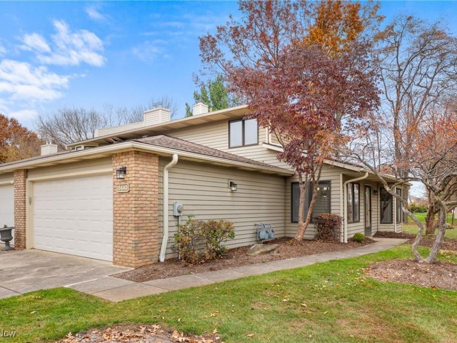 15440 Roxboro Drive, Middleburg Heights, OH 44130 Photo 1