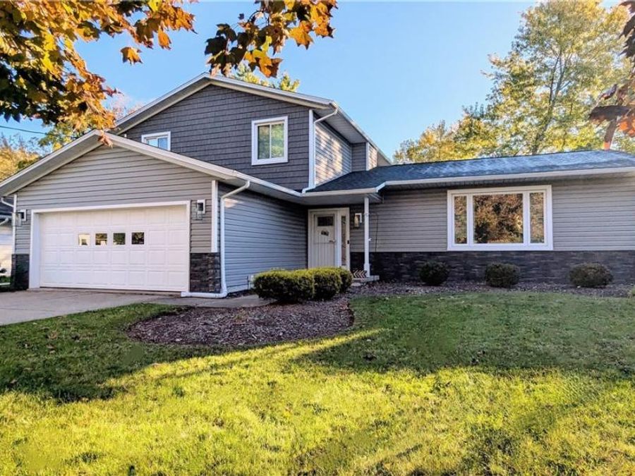 17567 Howe Road, Strongsville, OH 44136 Photo 1