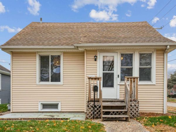 1901 25TH Street, Moline, IL 61250