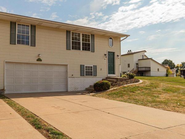 2025 Emerald Drive, Davenport, IA 52804
