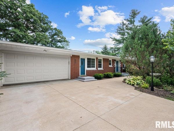 1200 WOODLAWN Avenue, Clinton, IA 57232