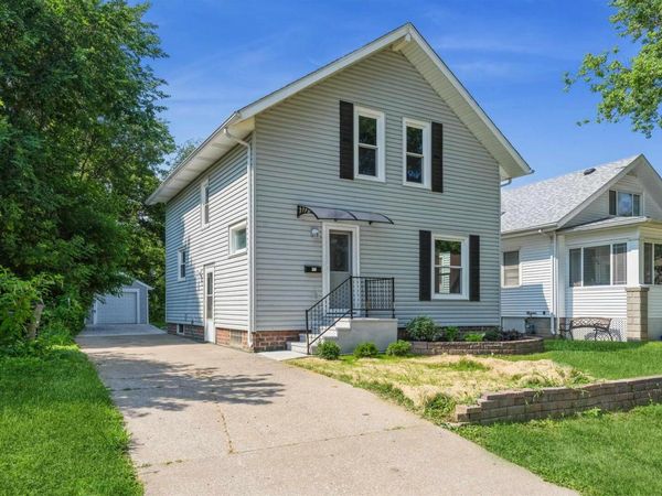 2408 16TH Avenue, Moline, IL 61265