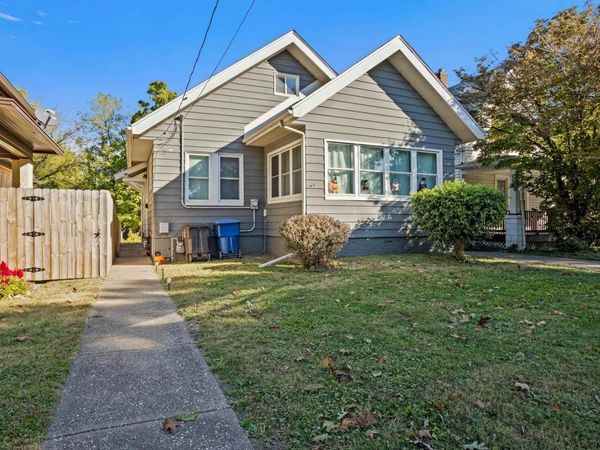 1135 12TH Avenue, Moline, IL 61265