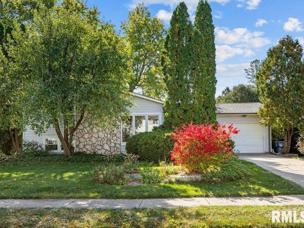 10 W 42ND Street Court, Davenport, IA 52806