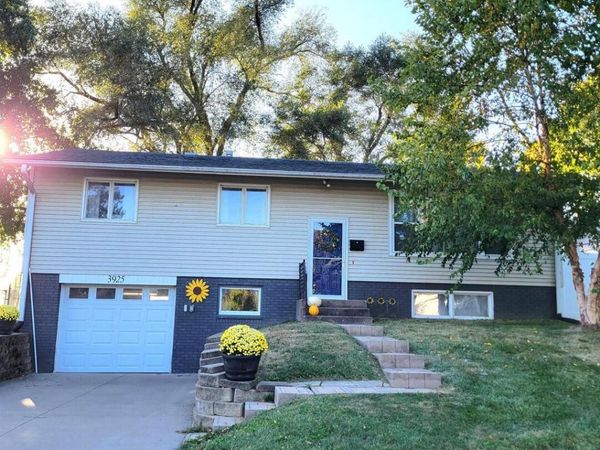 3925 1ST Street, East Moline, IL 61244