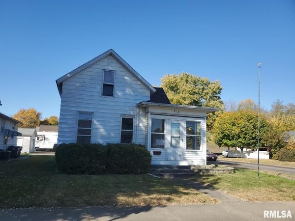 622 N 4TH Street, Clinton, IA 52732