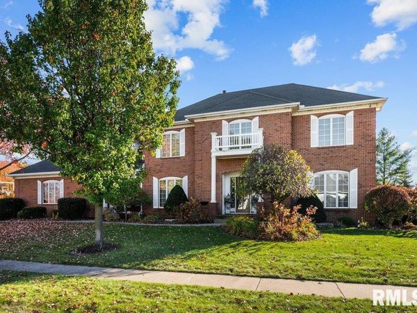 2181 ST ANDREWS Circle, Bettendorf, IA 52722