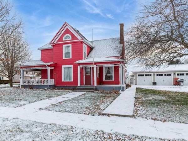 143 E DAVIS Street, Preston, IA 52069