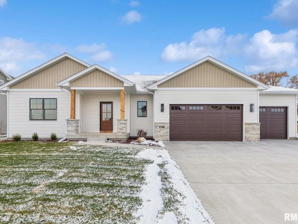1500 S 2ND Street, Eldridge, IA 52748