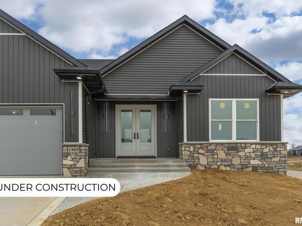 1909 E 59TH Court, Davenport, IA 52807