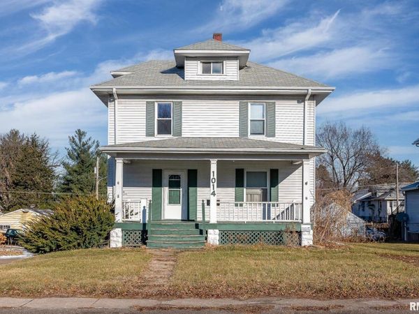 1014 W LOCUST Street, Davenport, IA 52804