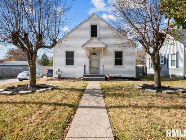 2467 33RD Street, Moline, IL 61265