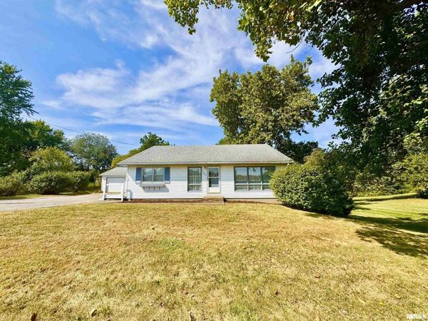 742 Highway 94, Aledo, IL 61231