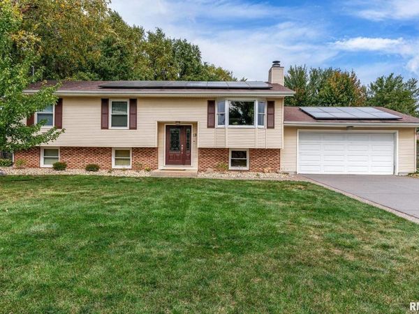 2 KIMBERLY Drive, Coal Valley, IL 61240