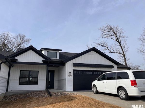 1372 Heights Court, Bettendorf, IA 52722