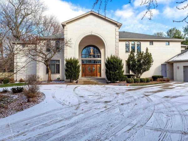 19 HICKORY Court, Rock Island, IL 61201