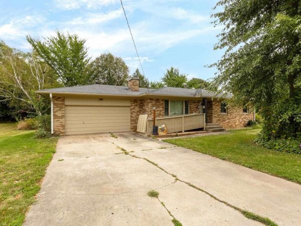 1208 12TH Street, Viola, IL 61486
