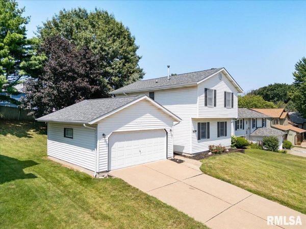 1404 W 49TH Street, Davenport, IA 52806