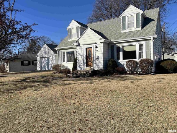 516 HIGHVIEW Drive, Clinton, IA 52732