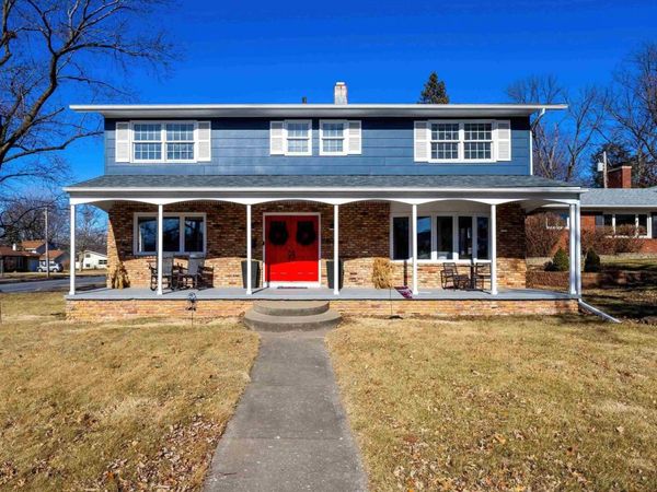 1234 GARFIELD Court, Davenport, IA 52804
