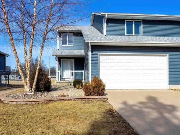1834 W 66TH Street, Davenport, IA 52806