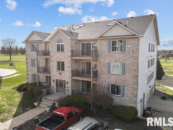 3033 HOLIDAY Court, Bettendorf, IA 52722