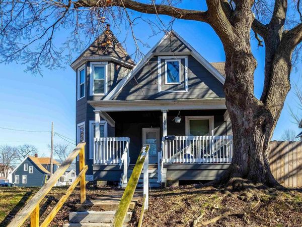 1221 BROWN Street, Davenport, IA 52804