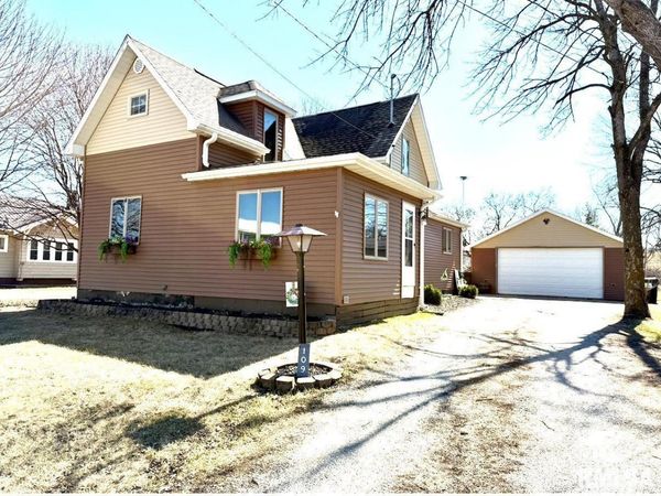 109 MAIN Street, Charlotte, IA 52731