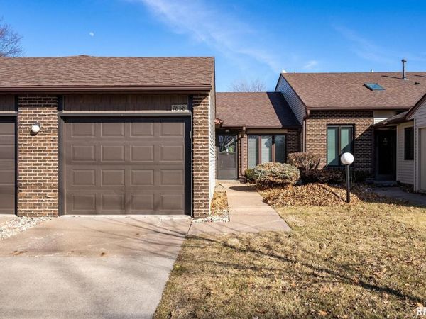 1858 53RD Street, Moline, IL 61265
