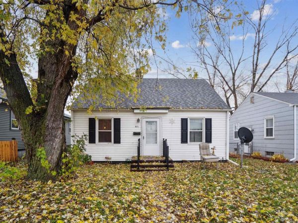 971 S CONCORD Street, Davenport, IA 52802
