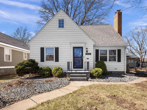 2730 TREMONT Avenue, Davenport, IA 52803