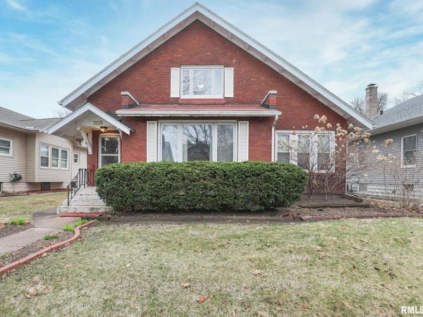 2225 WESTERN Avenue, Davenport, IA 00000