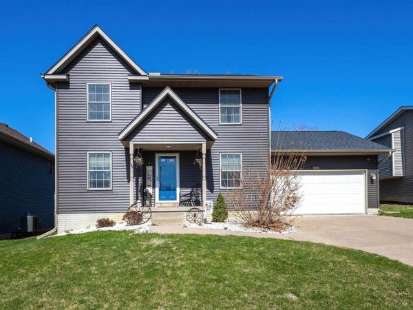 2632 W 54TH Street, Davenport, IA 52806