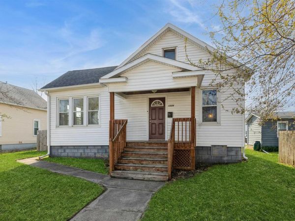 1304 38TH Street, Rock Island, IL 61201