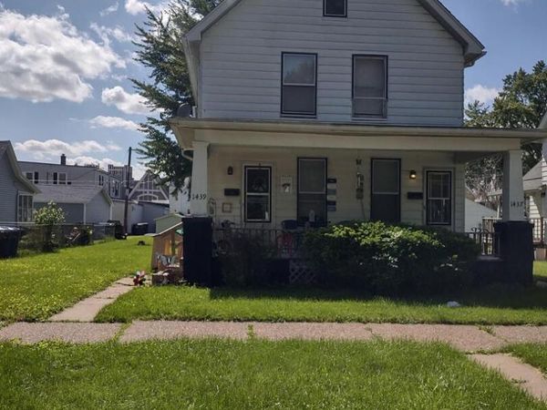 1437 13TH Street, Moline, IL 00000