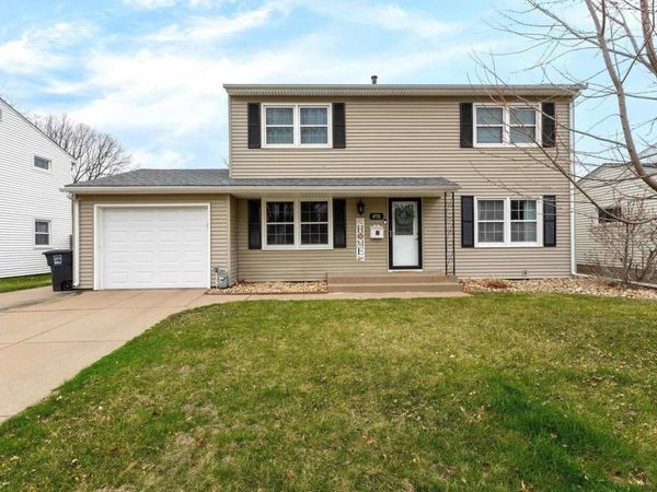 4721 19TH Avenue, Moline, IL 61265
