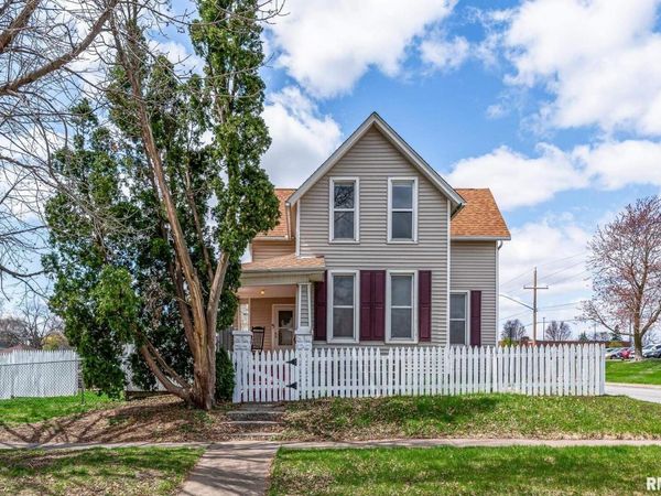 1405 W LOMBARD Street, Davenport, IA 52804