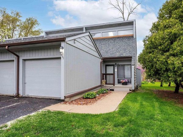 499 44TH Avenue Court, East Moline, IL 61244