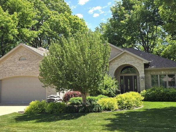 801 E 7TH Street, Coal Valley, IL 61244