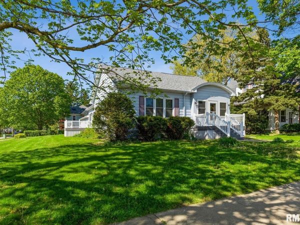 203 E PARK Street, Geneseo, IL 61254