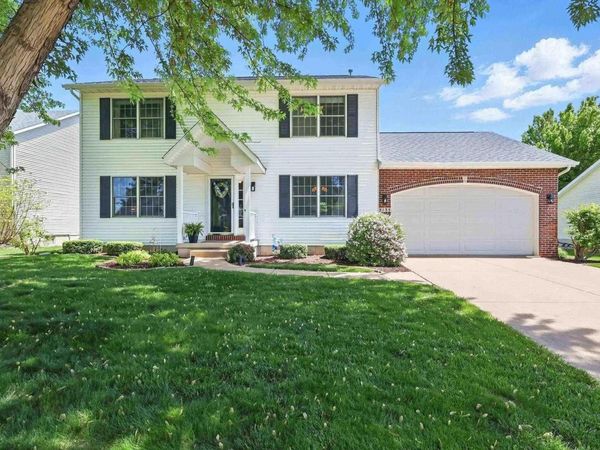 5135 COVENTRY Court, Davenport, IA 52807