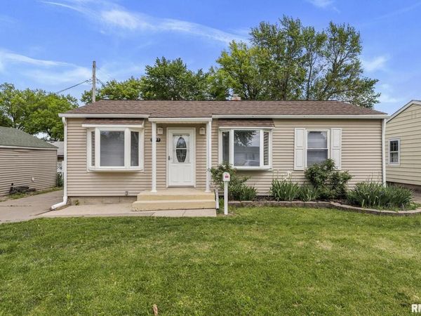 1217 S ZENITH Avenue, Davenport, IA 52802