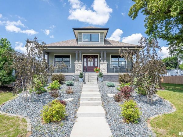 684 HOLMES Street, Bettendorf, IA 52722
