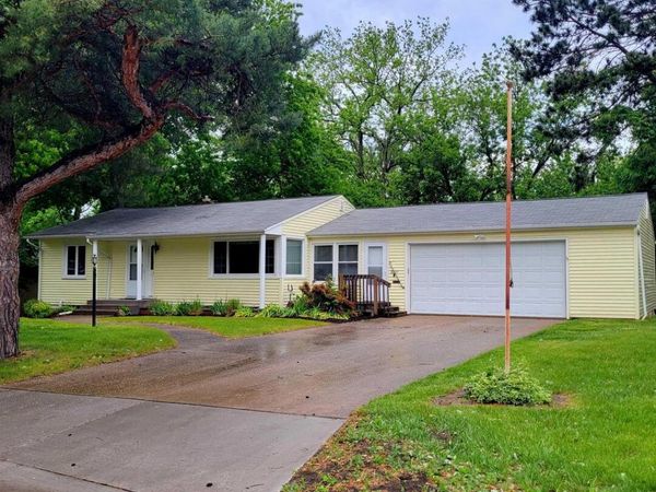 2727 32ND Avenue Court, Rock Island, IL 61201